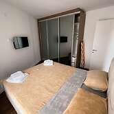 I&I Tesla Apartment's
