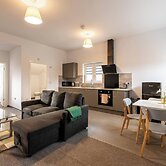 The Elderns Spacious 2BR Netflix Parkingshops