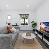 Sleek 2-bed Terrace Near Local Parks
