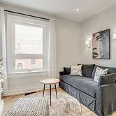 Casa Hotels Chic Suite Fireplace Leslieville