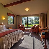 Wilderness Lodge Lake Moeraki