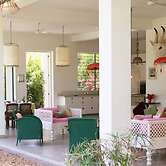 La Vie en Rose Auroville, Villa With Garden & Pool