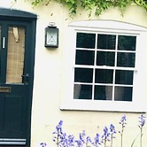 Mews Cottage off Marlborough High Street