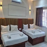 Fabhotel Ripon Palace