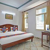 Fabhotel Iconic Residency