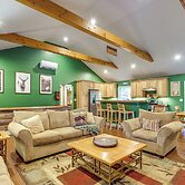 Year-round Loon Lake Retreat: Ski, Hike, Explore!