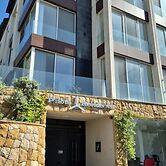 Pilots Residence