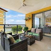 Zen Paradiso Harbour View Pool Balcony