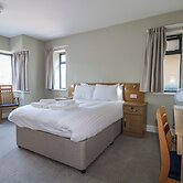 Marine Court Ground-floor Double Bedroom With Wet Room