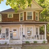 Central Akron Stay! Large Victorian Home w/ Yard