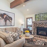 Skiway Chalet - Next to Warm Springs Lifts - Close to Natural Hot Spri