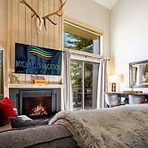 Bonne Vie 2233 in the Heart of Elkhorn With Resort Amenities