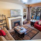 2BD Sweetwater Condo - Community Park, Pool + Hot Tub