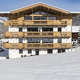 Alpine Apartment With Dream View & Garden Feeling
