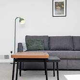 2 Bedroom Flat - Free Parking