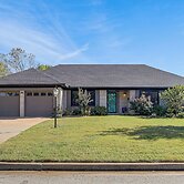 Pet-friendly Home w/ Yard: 8 Mi to Downtown Tulsa!