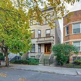Walk to Wrigley Field! Townhouse w/ Pool Table