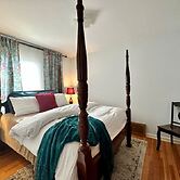 Seattle's Starlight Bungalow