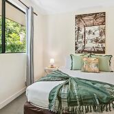 Palm Cove Studio Pools Spa Bar