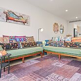 Fully Gated! Walk to Bus, Train & Box Hill High!