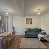 Charming Wallington Apartment With Hot Tub