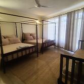 Charming 3 Bedroom Guesthouse - 2300