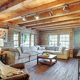 Kentucky Lake Access! Family Log Cabin w/ Deck