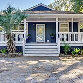 Coastal Convenience! Mt Pleasant Gem 2 Mi to Ocean