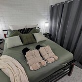 Peaceful, Modern, Lowtoxic, B'fast Included