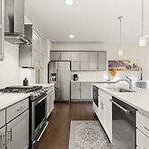 Comet Haus Modern 3BR w/ Office & King Beds