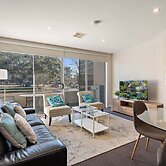 Stylish Curtin Stay With Balcony Views