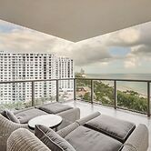 Luxe Beachfront Unit w/ Pool Access in Bal Harbour