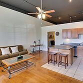 Steps to Restaurants & Shops! Dtwn Marshall Apt