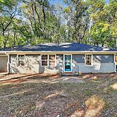 Charming East Atlanta Oasis Meets City Vibe 2 Bedroom Home