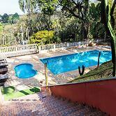 Sítio com 5 suítes e piscina