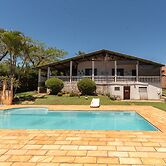 Casa de Campo com Piscina e Lareira em Bragan a