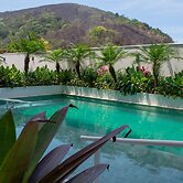 Apto com Piscina Churrasqueira a 85 m da Praia
