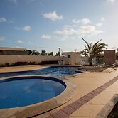 Apto com Piscina e Garagem em Barra dos Coqueiros