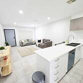 Stylish 2BR Retreat Near UC & Belconnen Mall
