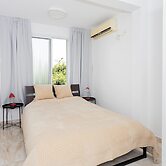 Quiet Oasis in the Center