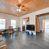 Riverfront Family Escape in Falls of Rough!