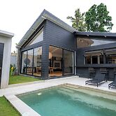 Black Villa by Betterplace