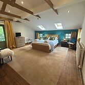 ? Quaint Country Cottage With Valley Views, Dog-friendly & Horse-frien