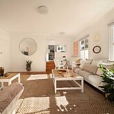 Sunlit Coastal Retreat Close to Cafes and Beach