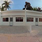 3 x 2BR each good for 12pax 3km to beach