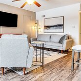 Walk to Park & Cafe: Cozy Indianapolis Getaway