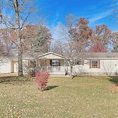 8 Mi to Dtwn Rochester: Peaceful Home w/ Deck!
