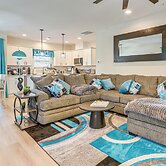 Hot Tub + Fire Pit: Home Near Dtwn Little River!