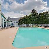 Landing Furnished Apartments near Barfield