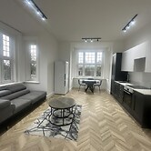 Dippen Hall Apartment - Minutes From London Gatwick